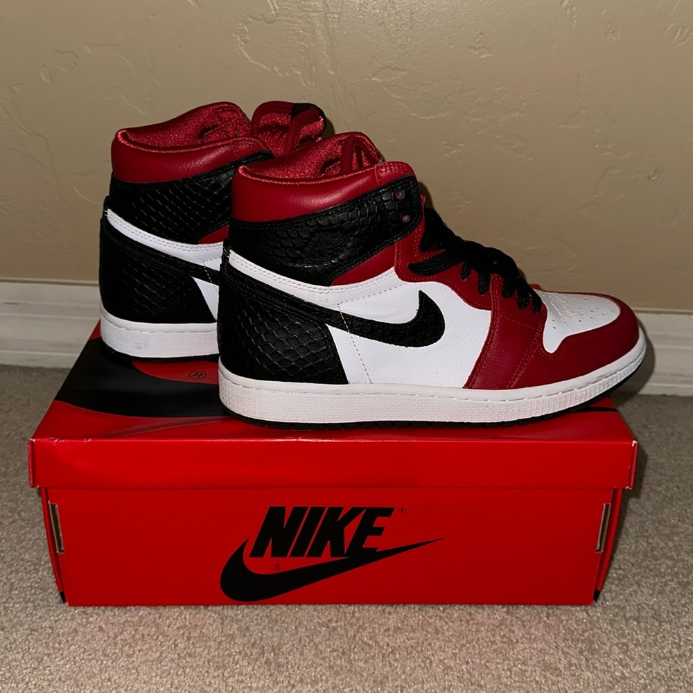 Women’s Air Jordan 1 Retro Satin Snake Chicago